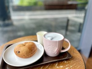 スタバ「ロゴマグピンクベージュ」