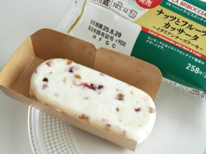 ファミマ「ナッツとフルーツのカッサータ」の感想