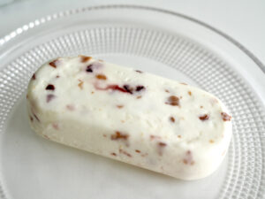 ファミマ「ナッツとフルーツのカッサータ」の感想