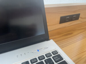 電源のあるカフェ